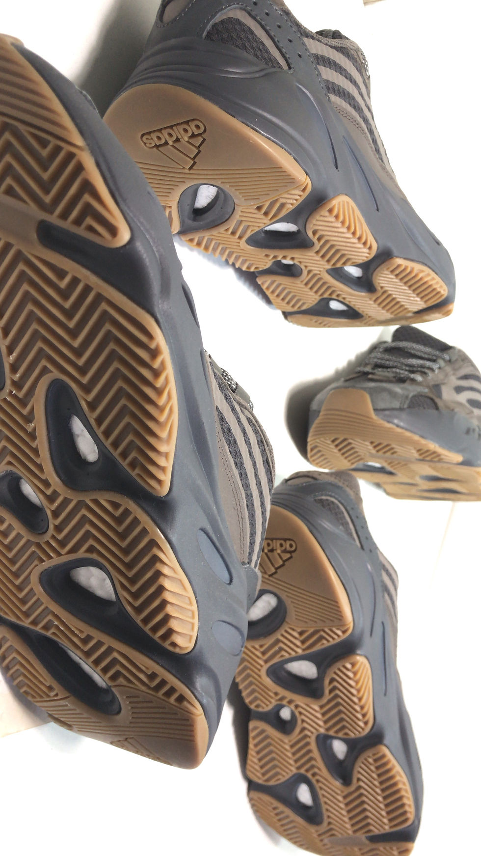 Thumbnail: Yeezy 700 V2 Geode