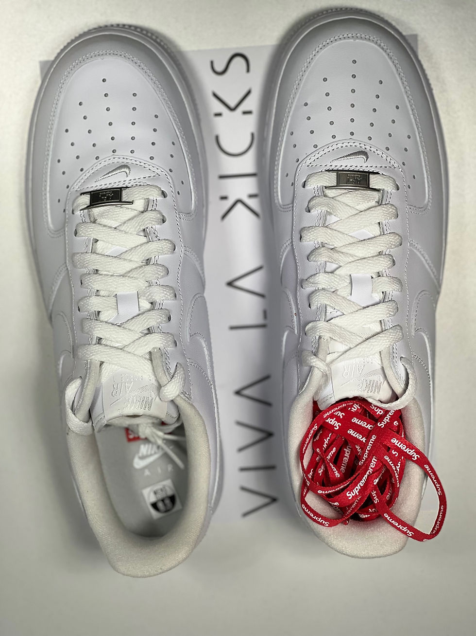 Thumbnail: Nike Air Force 1 Low X Supreme White 9.5M