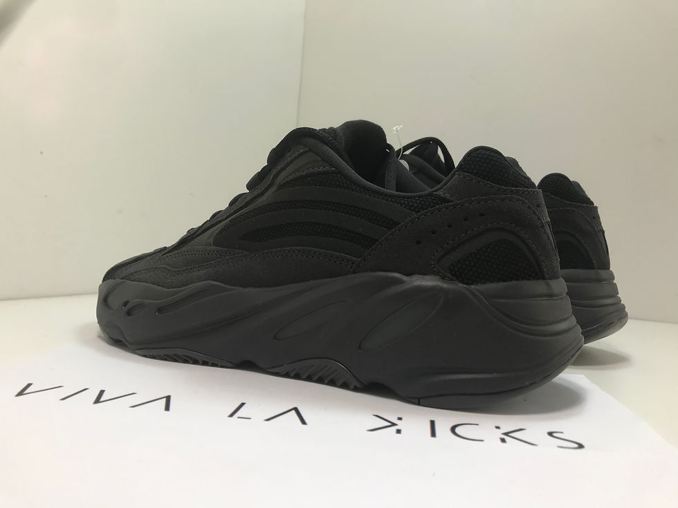 Thumbnail: Yeezy 700 V2 Vanta