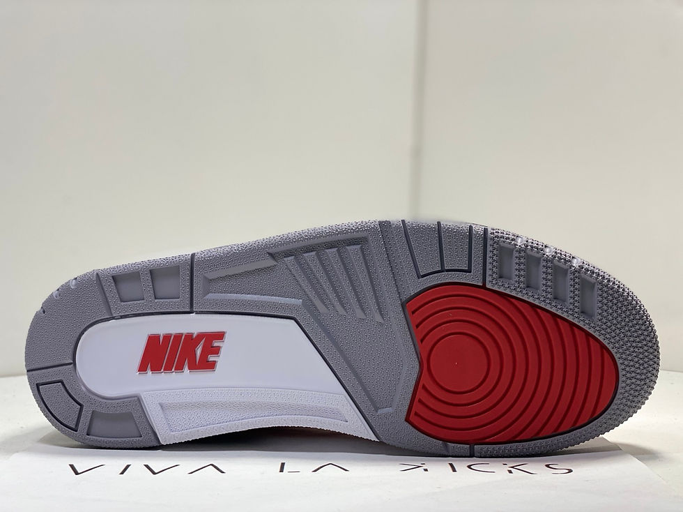 Thumbnail: Air Jordan 3 SE Fire Red 