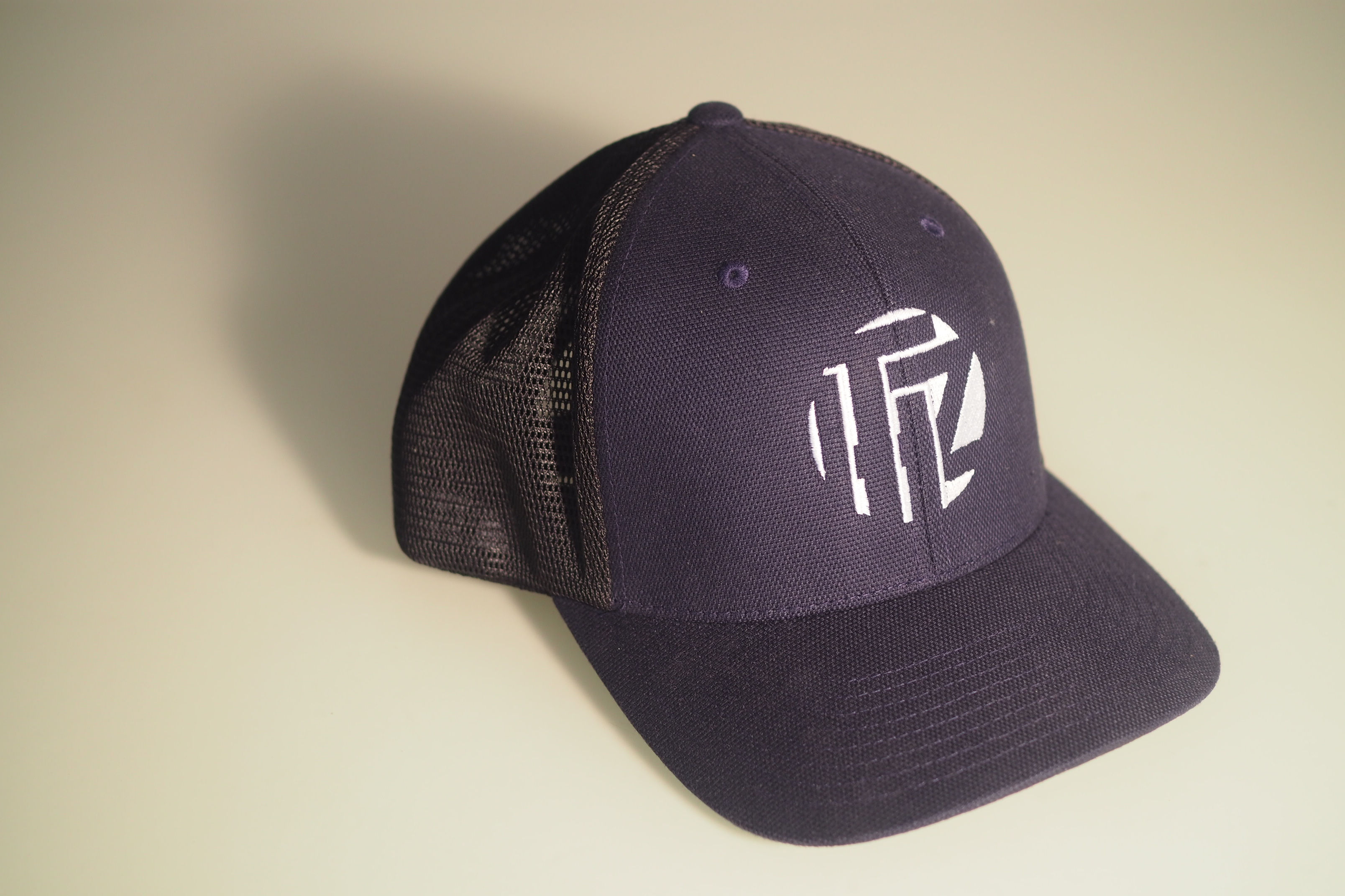 Casquette trucker bleue