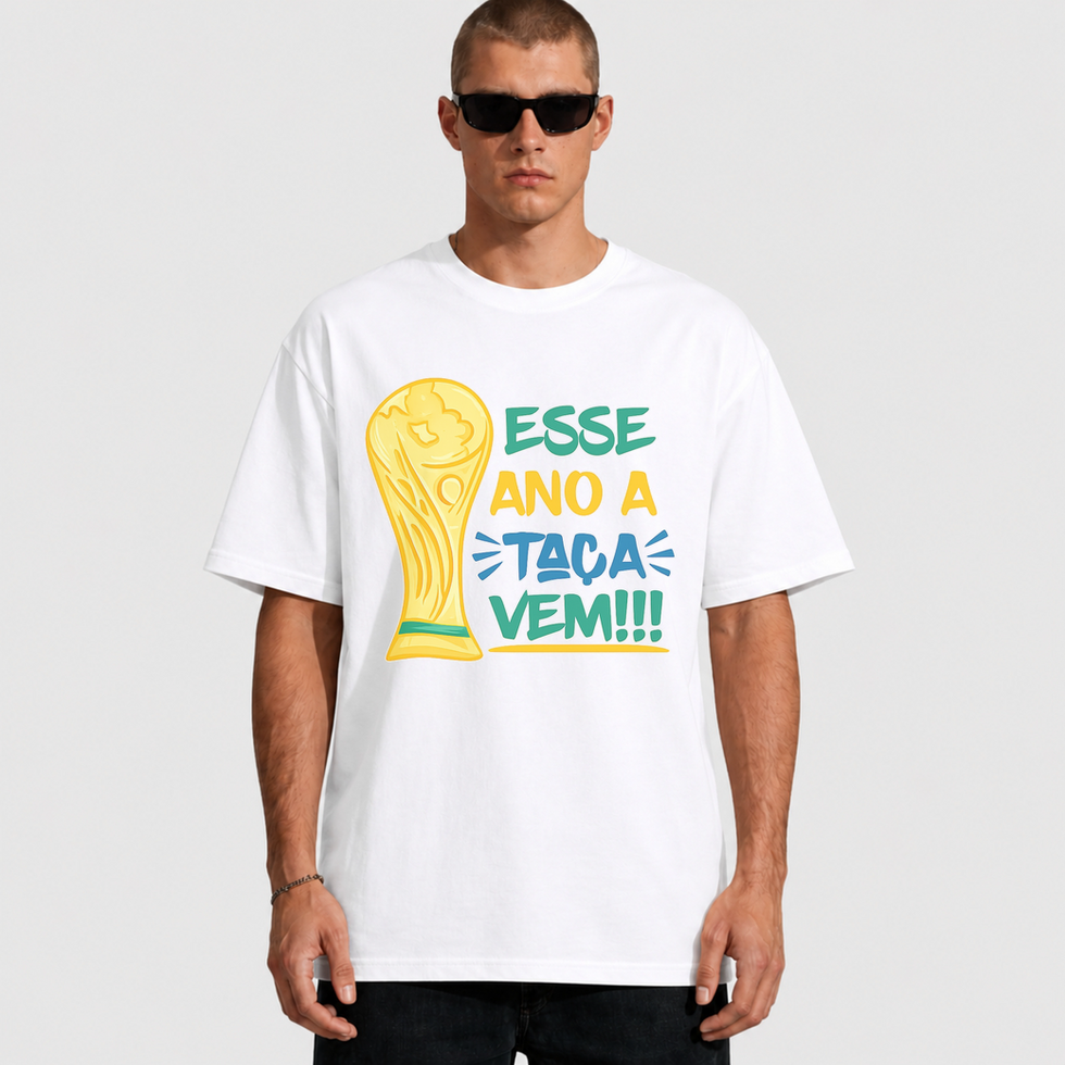 Man in a white tee with Esse Ano A Taça Vem graphic