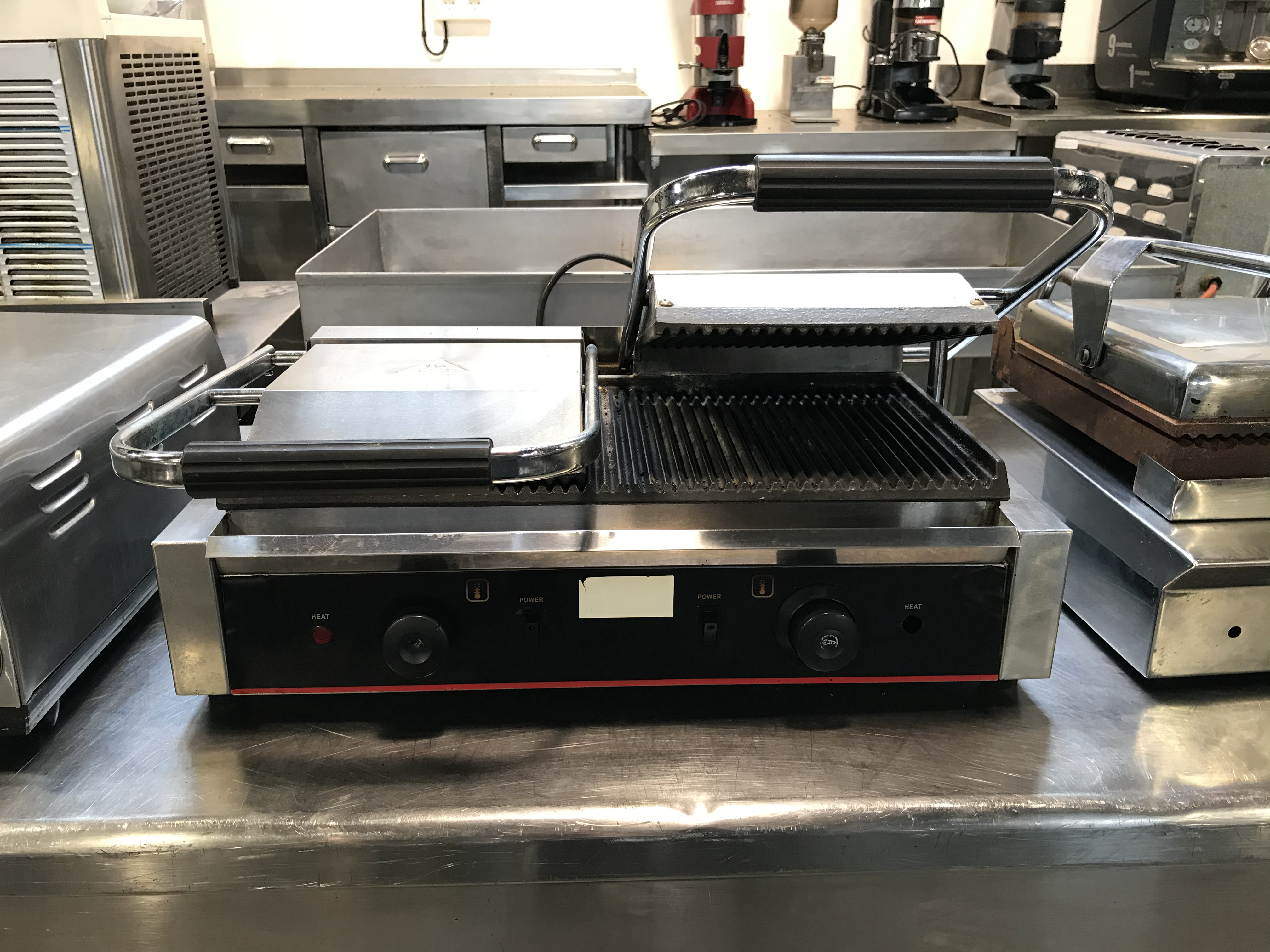 Plancha grill doble - ondulada - 2 x 1.800 W