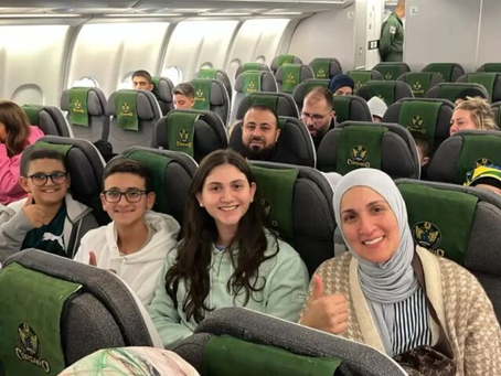 Com 227 brasileiros resgatados, voo da FAB deixa o Líbano rumo a São Paulo