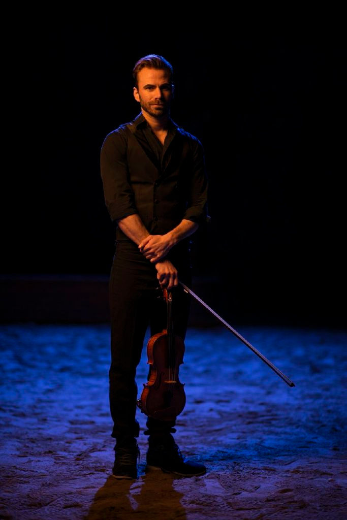 photo by Elliot Elliot