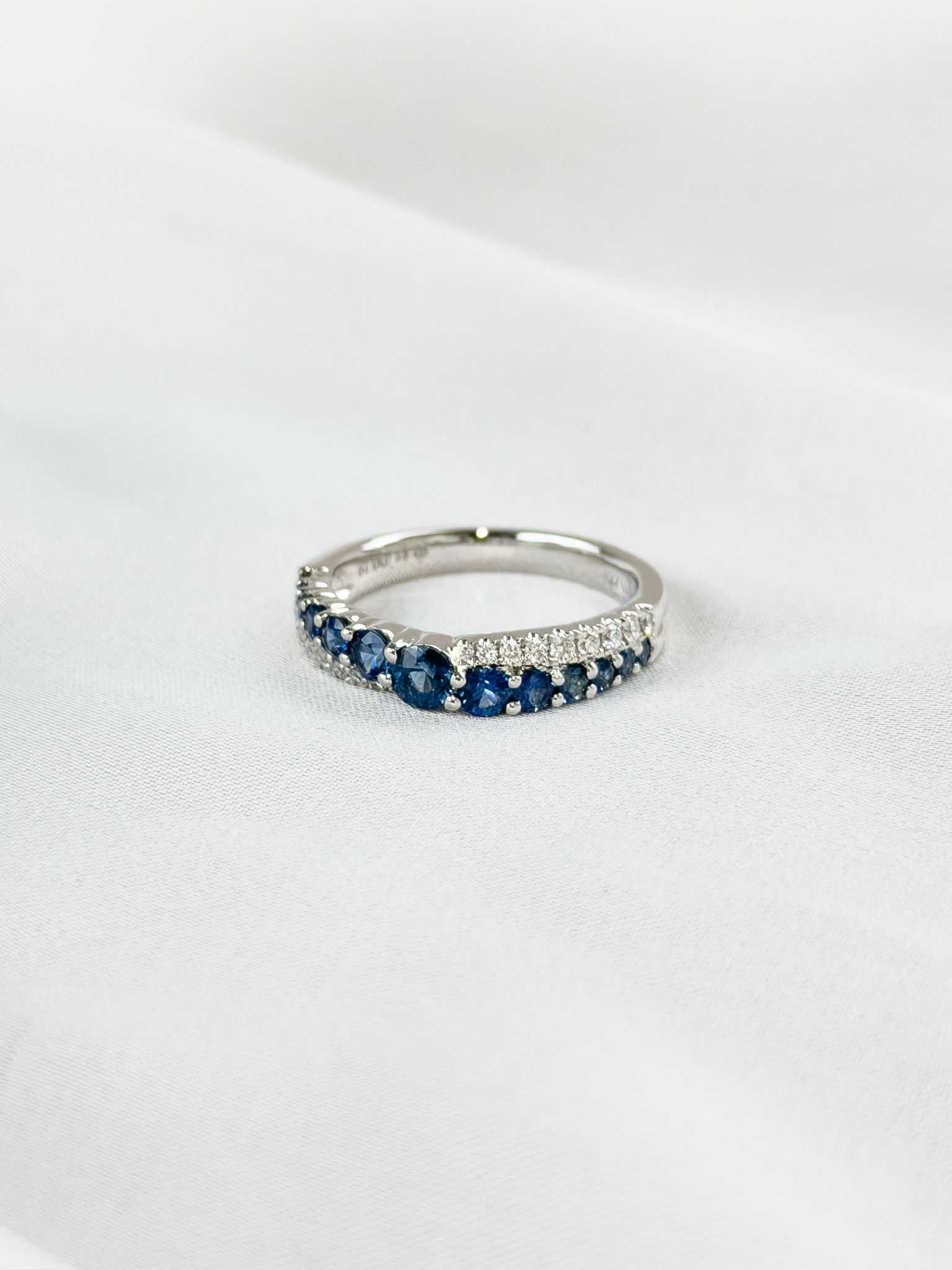 14K White Gold Blue Sapphires & Diamonds Ring
