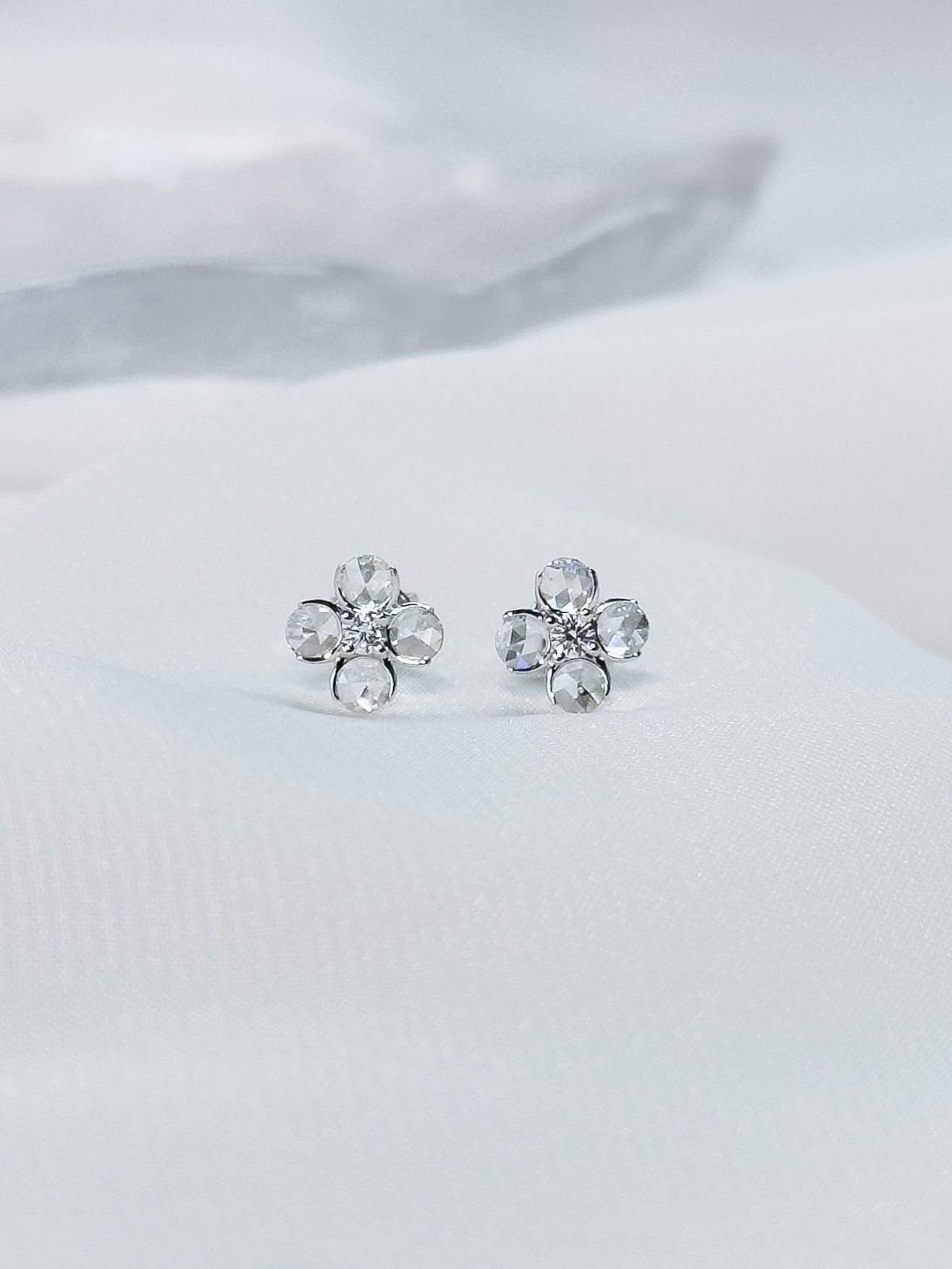 18K 白金鑽石耳環