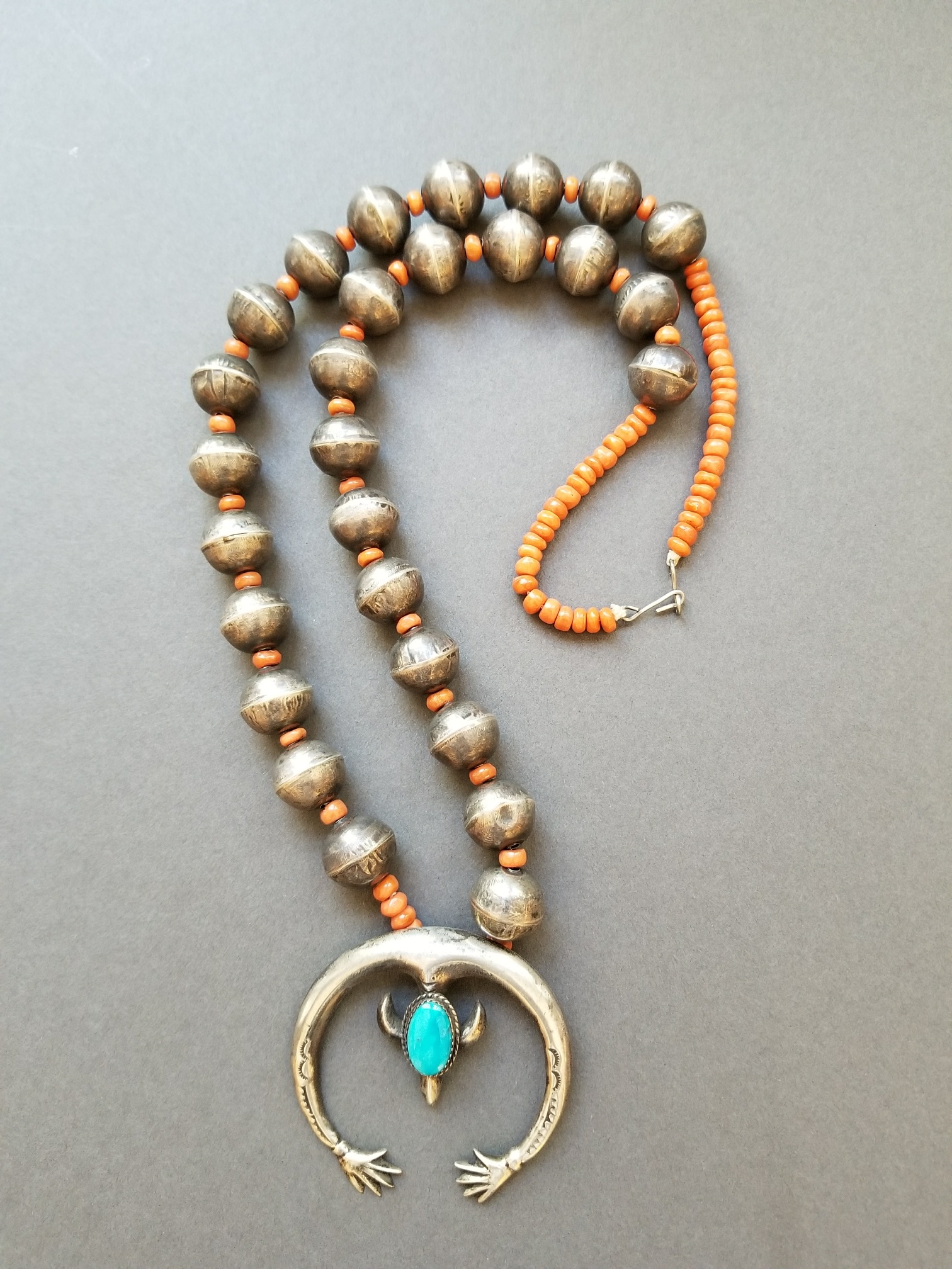 Naja necklace with handmade beads