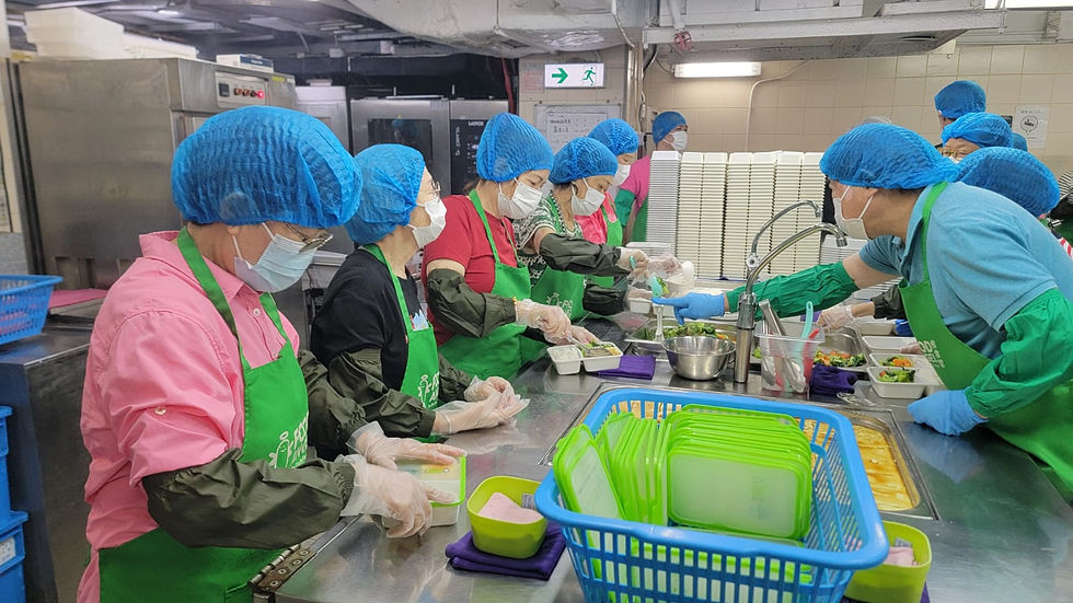 「這不僅是製作餐盒，更是用心傳遞愛。」