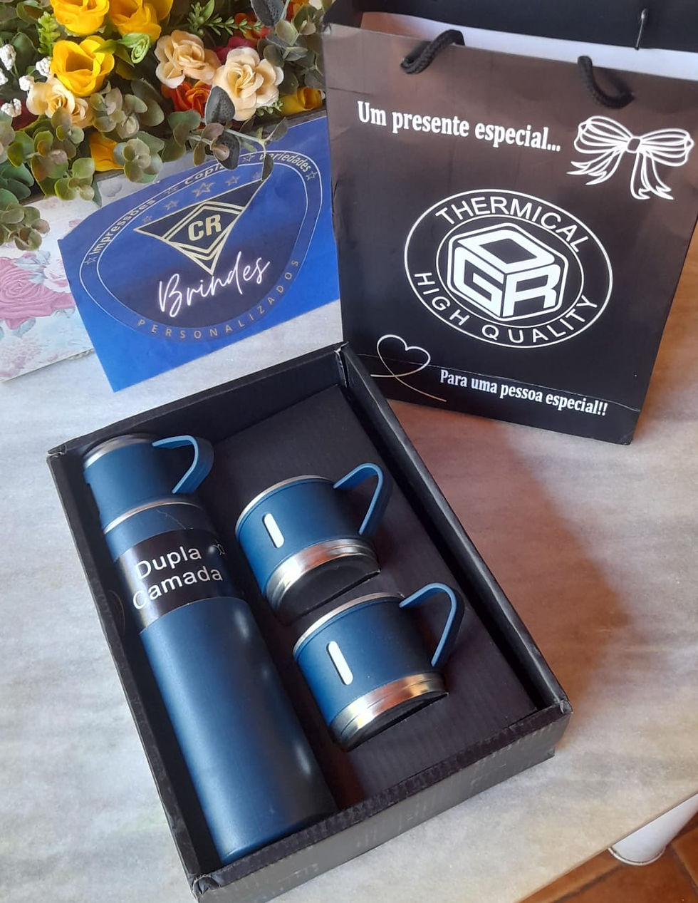 KIT GARRAFA TERMICA E 3 XICARAS