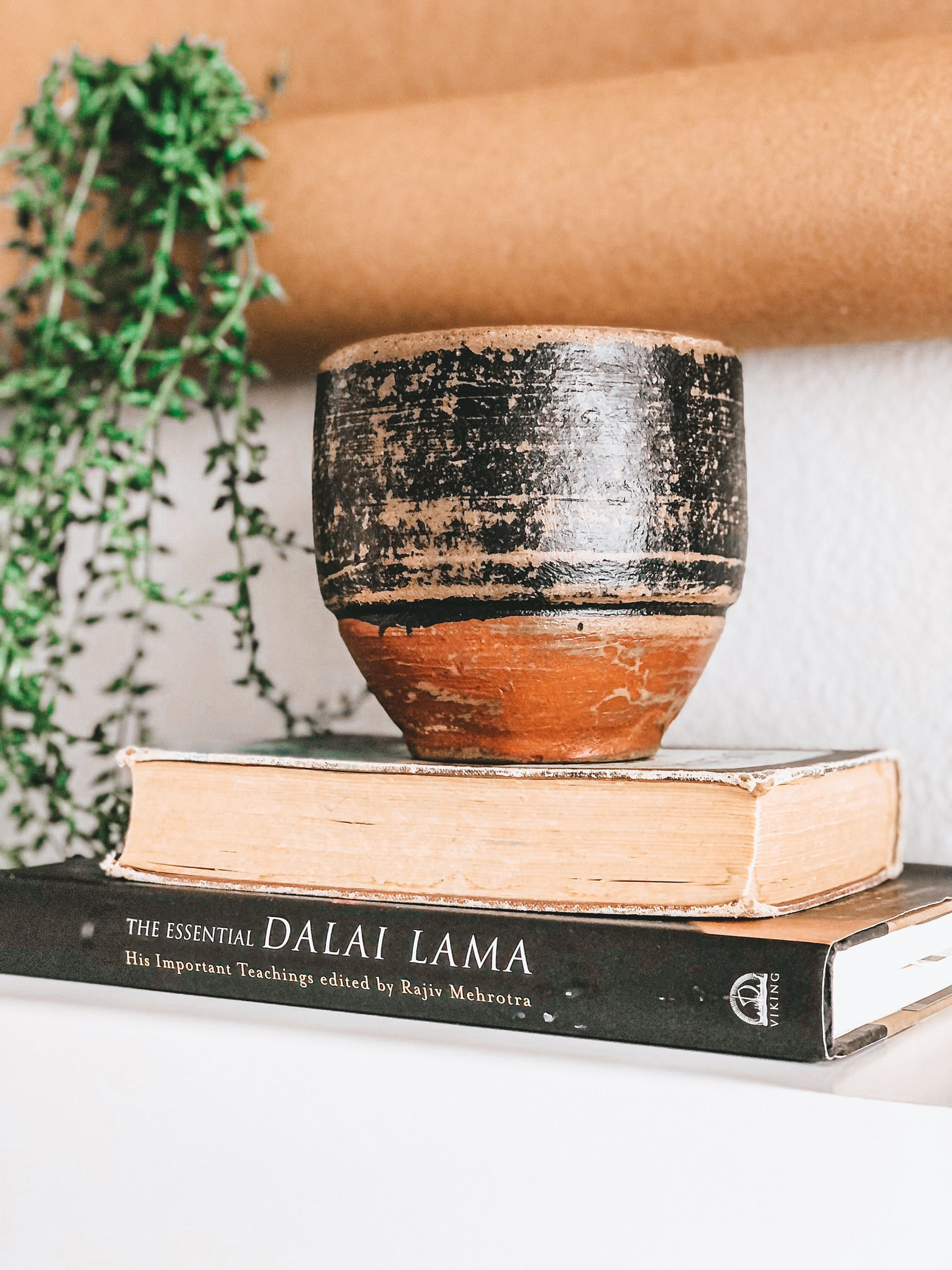 BlackVintage 2 Tone Clay Jar