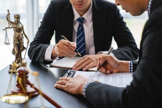 Experienced Civil Lawyers in Delhi High Court for Legal Solutions