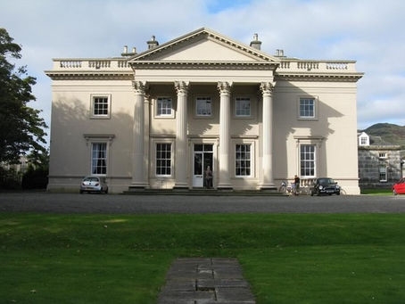 Edinburgh’s Victorian townhouses and Georgian terraces are some of the most admired period properties in the UK. High ceilings, ornate cornices, elegant sash windows—these homes were built to impress.