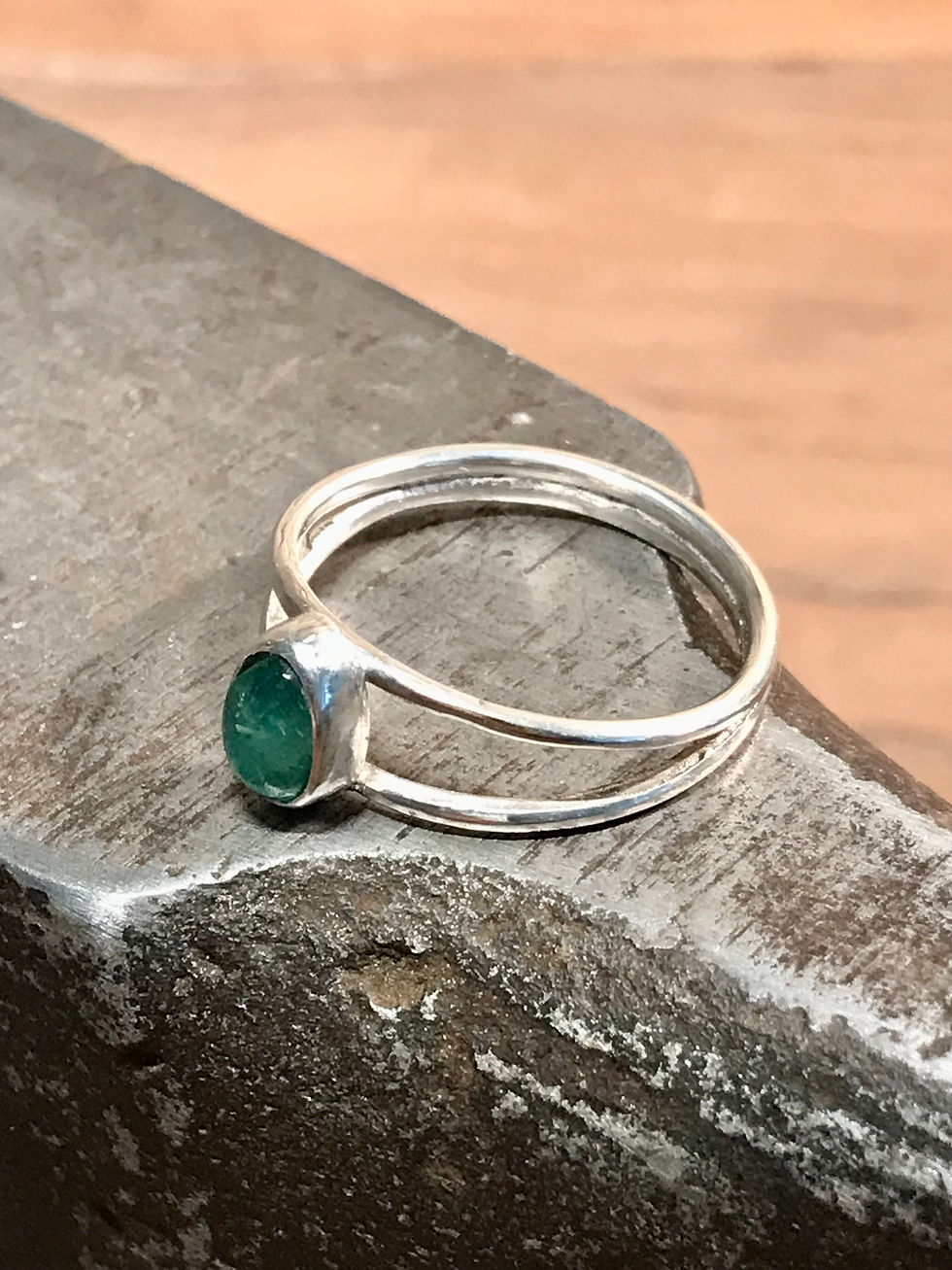 Miniaturbild: Ring mit echten Smaragd 925er Sterling Silber geschmiedet