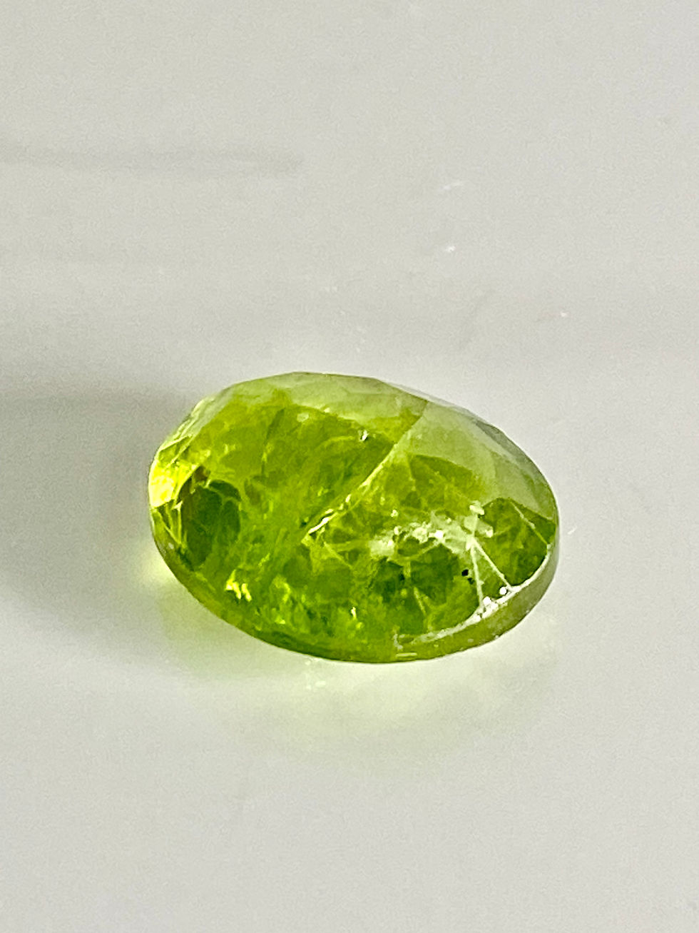 Miniaturbild: Peridot Stein facettiert