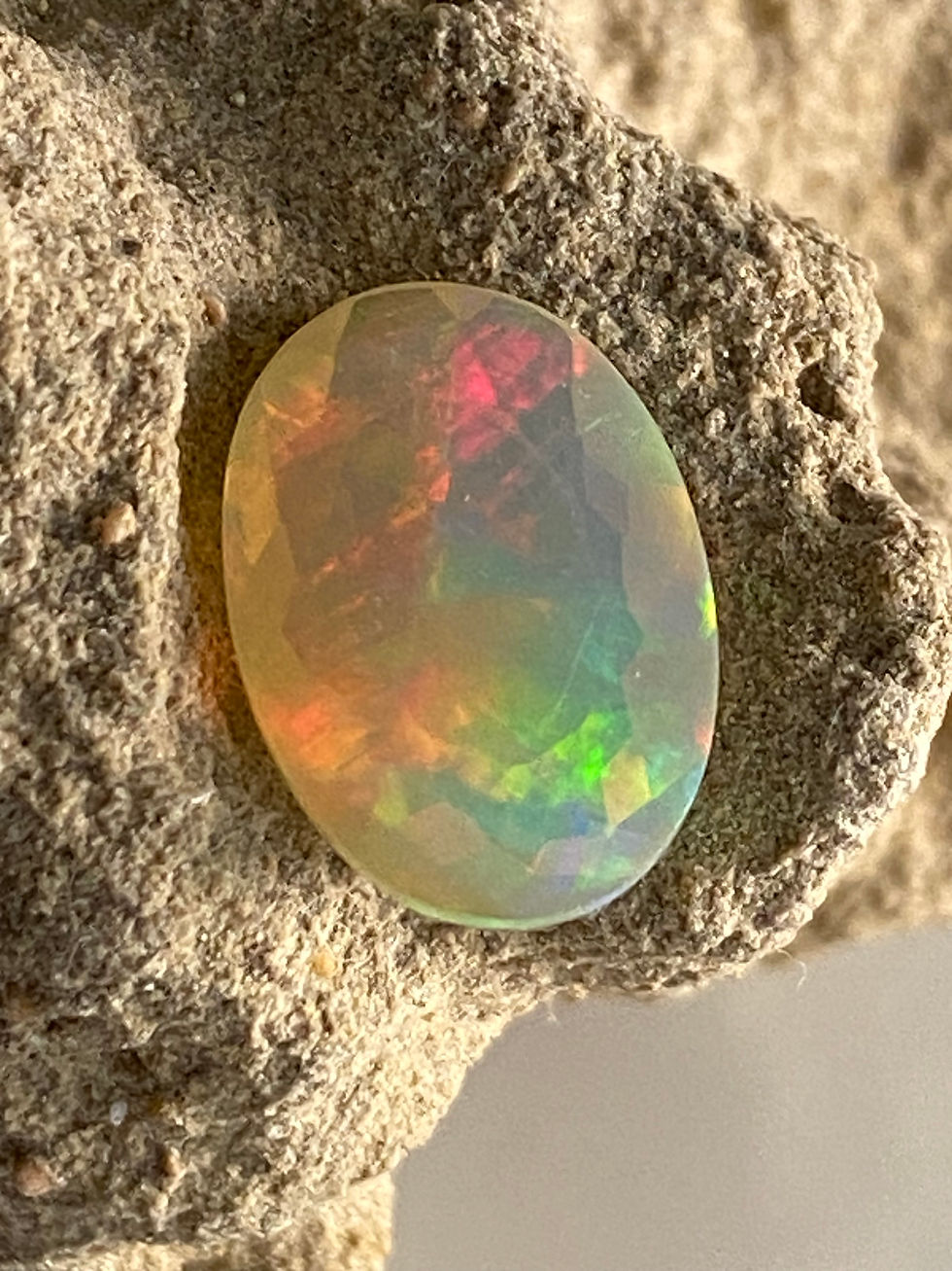 Miniaturbild: Opal  3,15 ct Ovalschliff