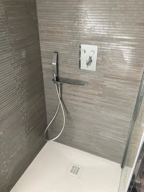 Kit douche thermostatique avec pommeau de douche, douchette et mitigeur pose encastré, mitigeur, douche, niche carrelé 