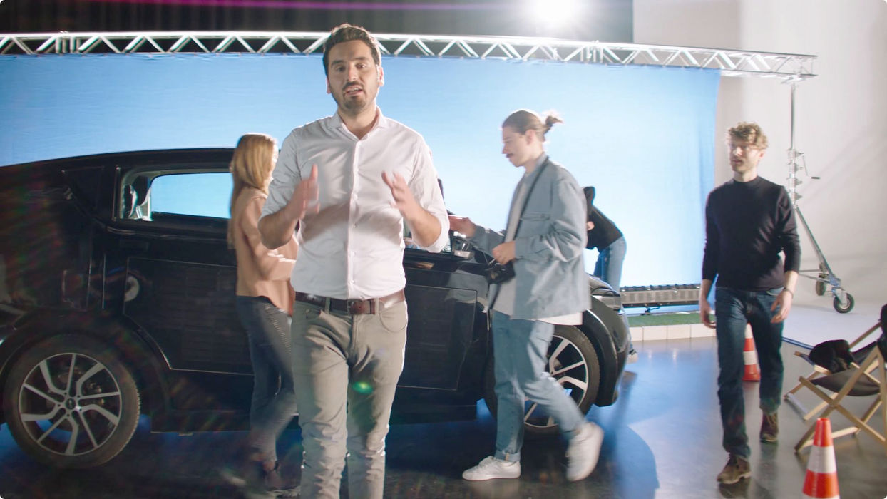 Director, Copywriting, Concept: Matt Schoemer, STARRING: Laurin Hahn (CEO), Jona Christians (CEO), Navina Pernsteiner, Employers, EXECUTIVE PRODUCER: Bruno Fritzsche, DOP: Josua Staebler, GAFFER: Thorsten Baier, SET DESIGN: Linda Sollacher, PROPS: Lisa Geller, COSTUME: Gesa Brahms, GRIP: Bjoern Ruppin