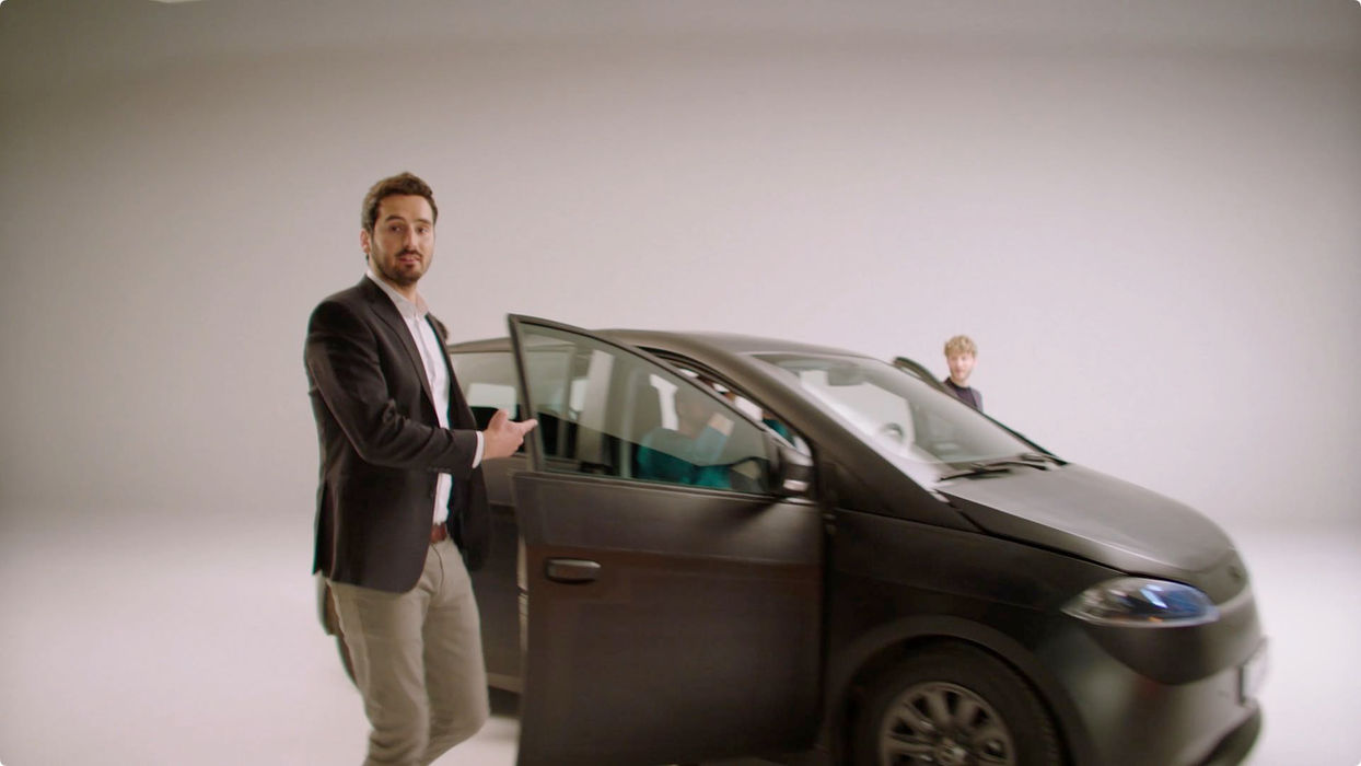 Director, Copywriting, Concept: Matt Schoemer, STARRING: Laurin Hahn (CEO), Jona Christians (CEO), Navina Pernsteiner, Employers, EXECUTIVE PRODUCER: Bruno Fritzsche, DOP: Josua Staebler, GAFFER: Thorsten Baier, SET DESIGN: Linda Sollacher, PROPS: Lisa Geller, COSTUME: Gesa Brahms, GRIP: Bjoern Ruppin