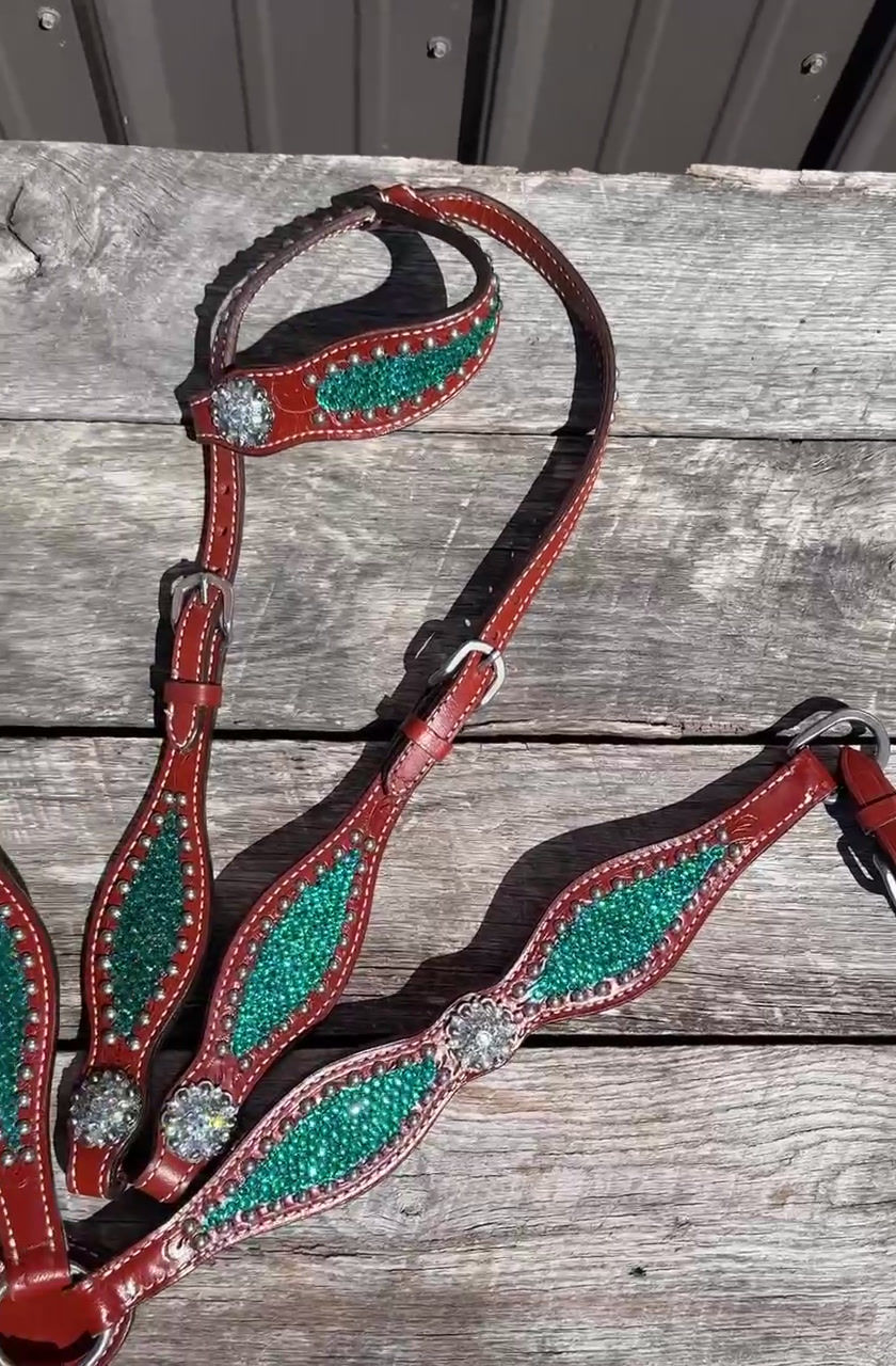 Thumbnail: One Ear Teal/Turquoise Green Medium Oil  Crystal Bridle Breast Collar Set