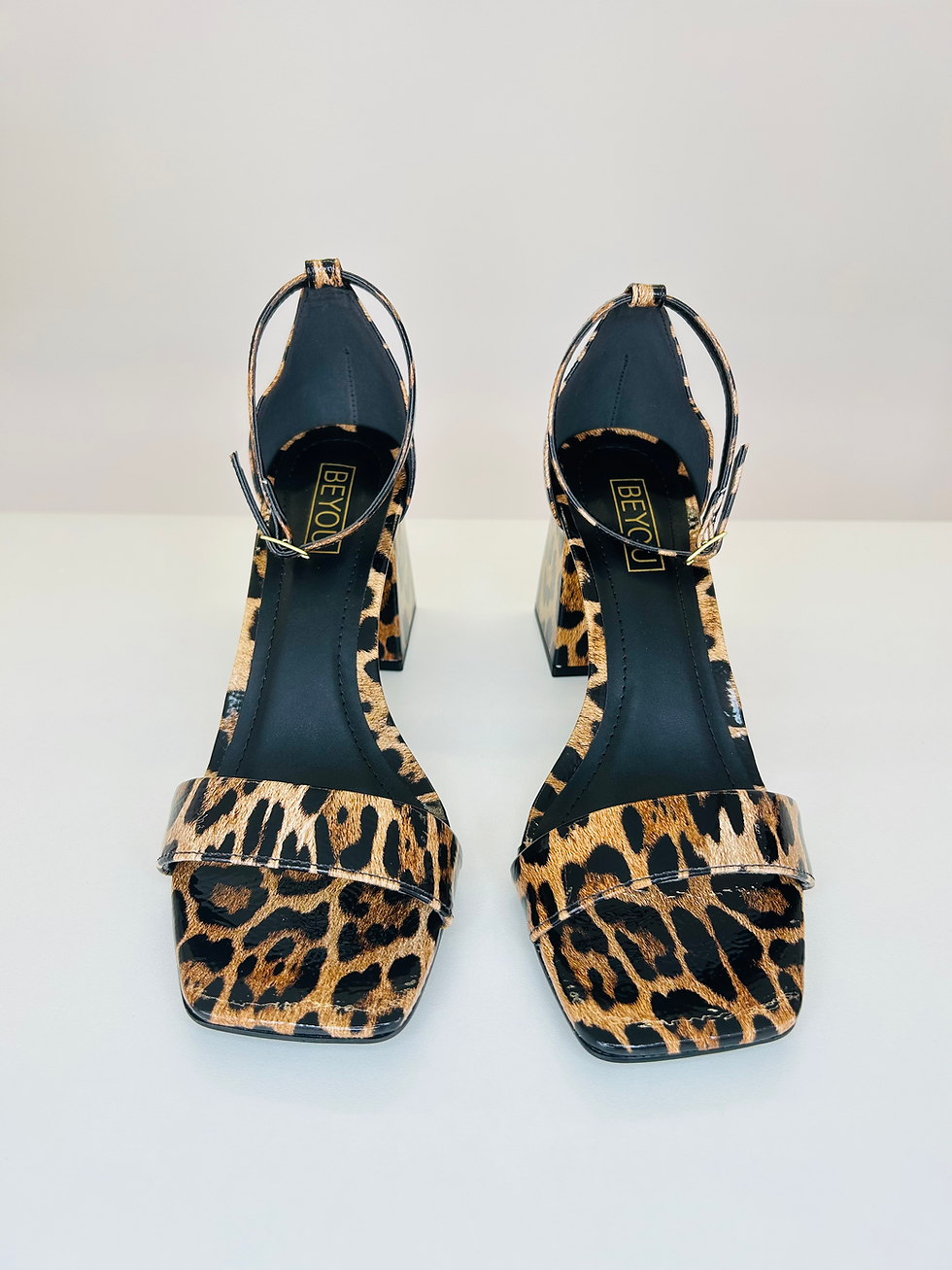 Miniatura: SANDÁLIA LEBLON ANIMAL PRINT