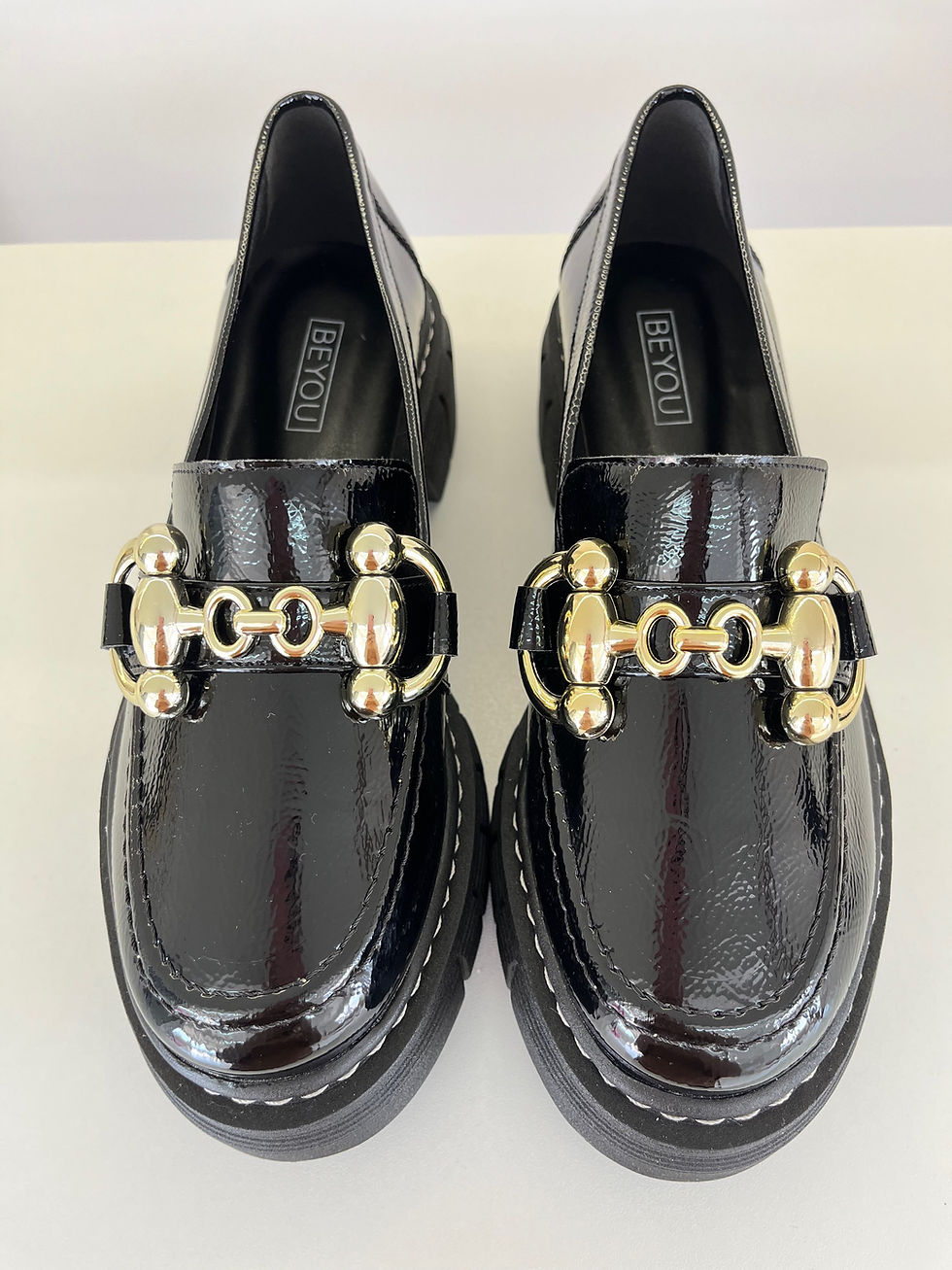 Miniatura: MOCASSIM LA PALOMA BLACK VERNIZ FIVELA OURO LIGHT