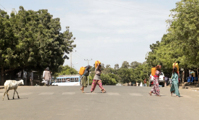 Aid agencies said there are already 100,000 internally displaced people and 600,000 dependent on food aid in northern Ethiopia [Tiksa Negeri/Reuters]