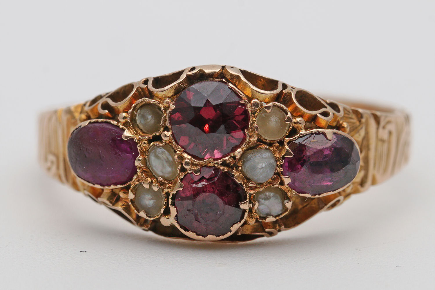 Victorian 15ct gold garnet and pearl ring
