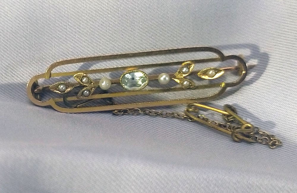 Edwardian seed pearl brooch