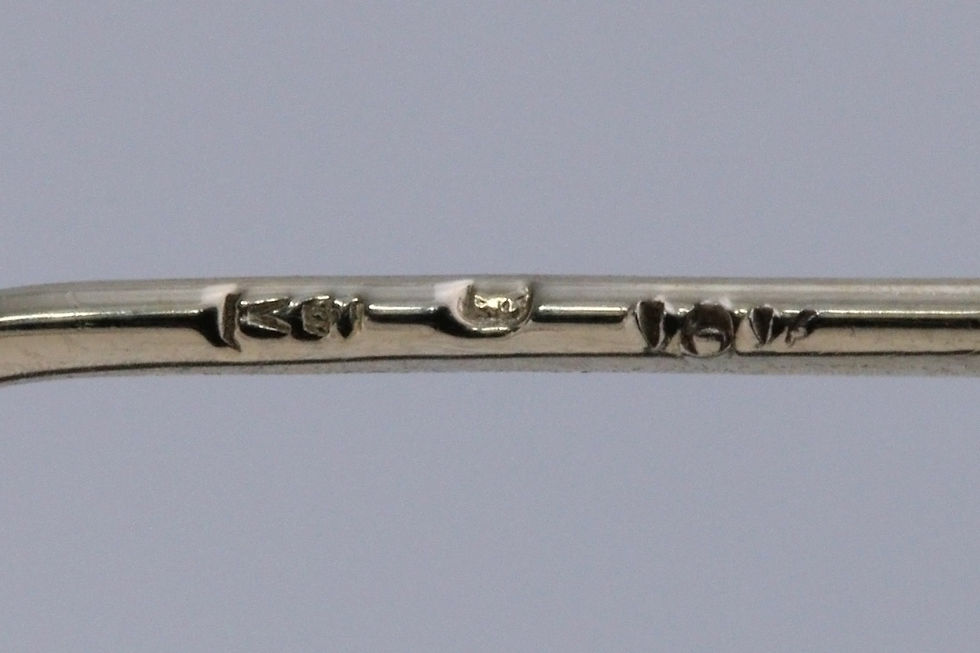 Thumbnail: Art deco gold diamond and sapphire brooch