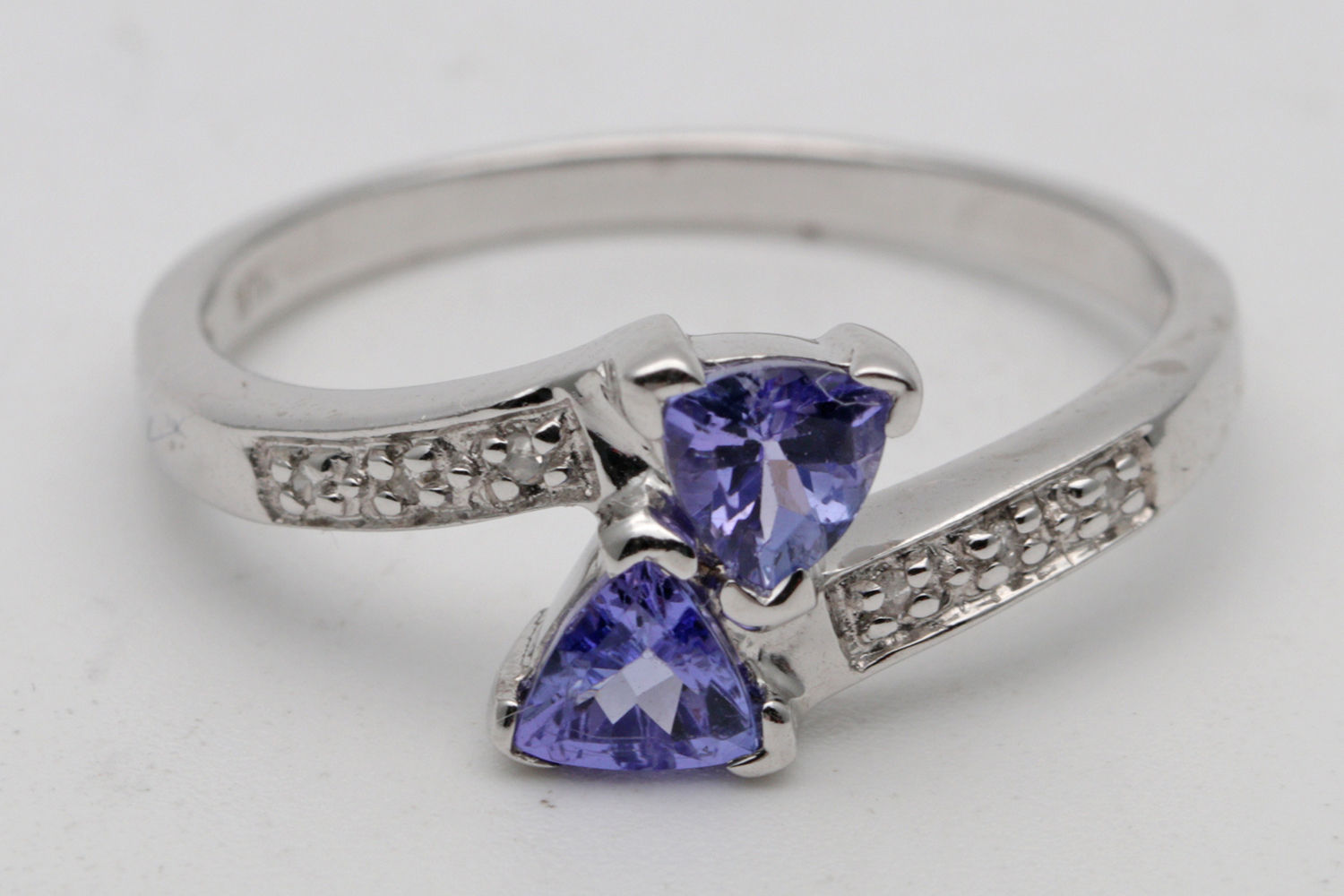 Vintage gold tanzanite ring