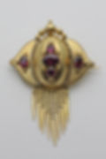 Early Victorian gold and garnet brooch