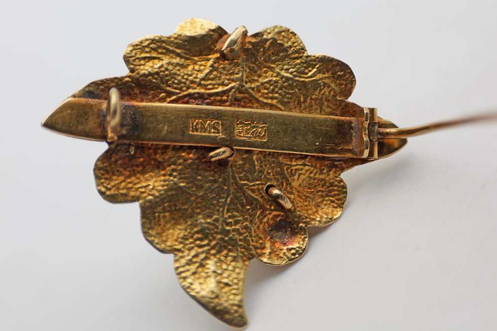 Thumbnail: Antique Hong Kong gold spider brooch set with a Baroque pearl.