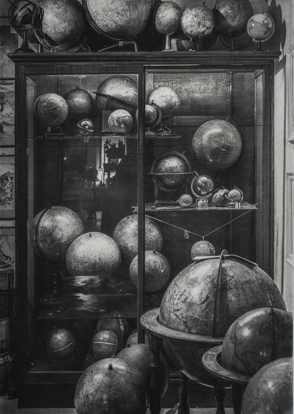 Thumbnail: Globes