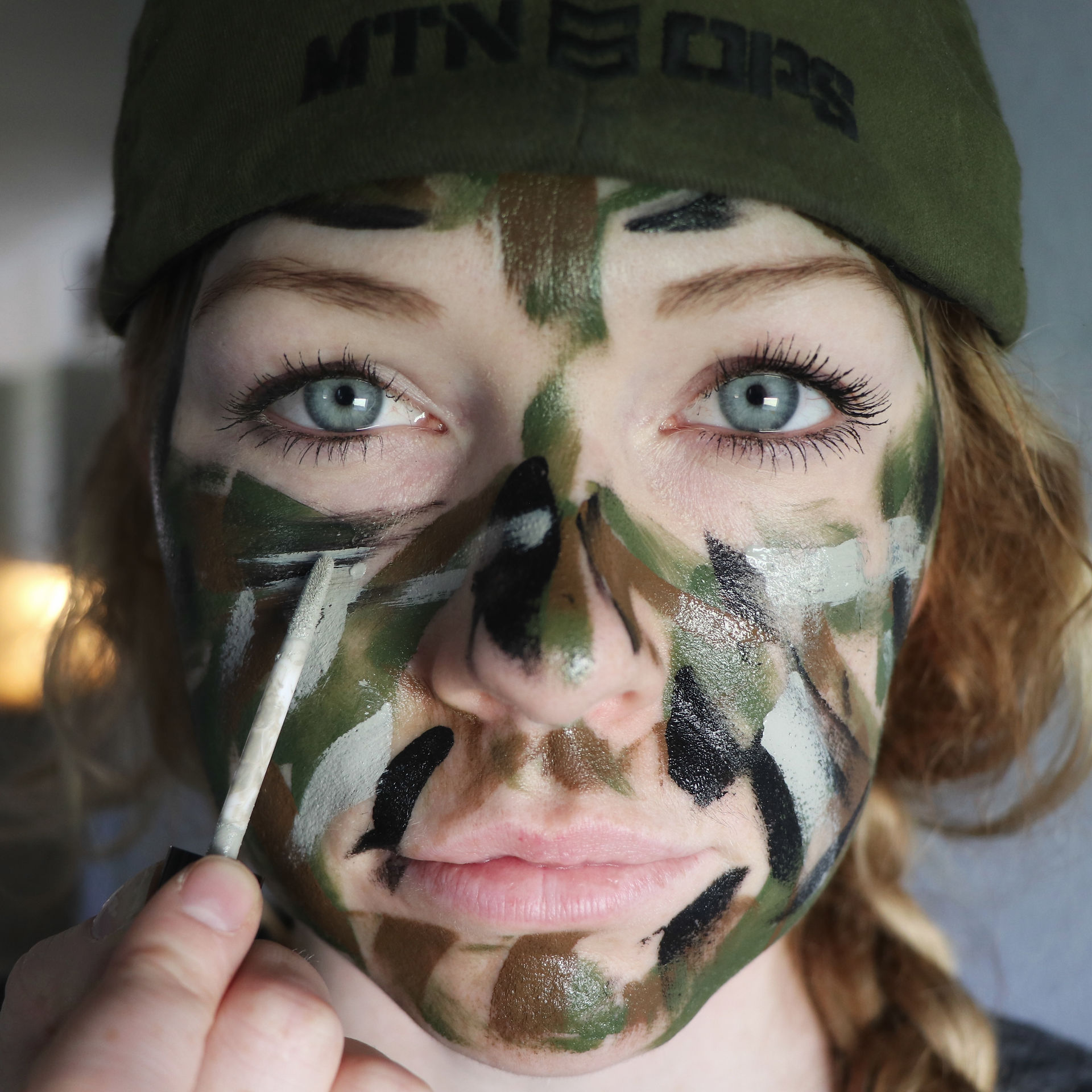 Hardy Facepaint - GRAY
