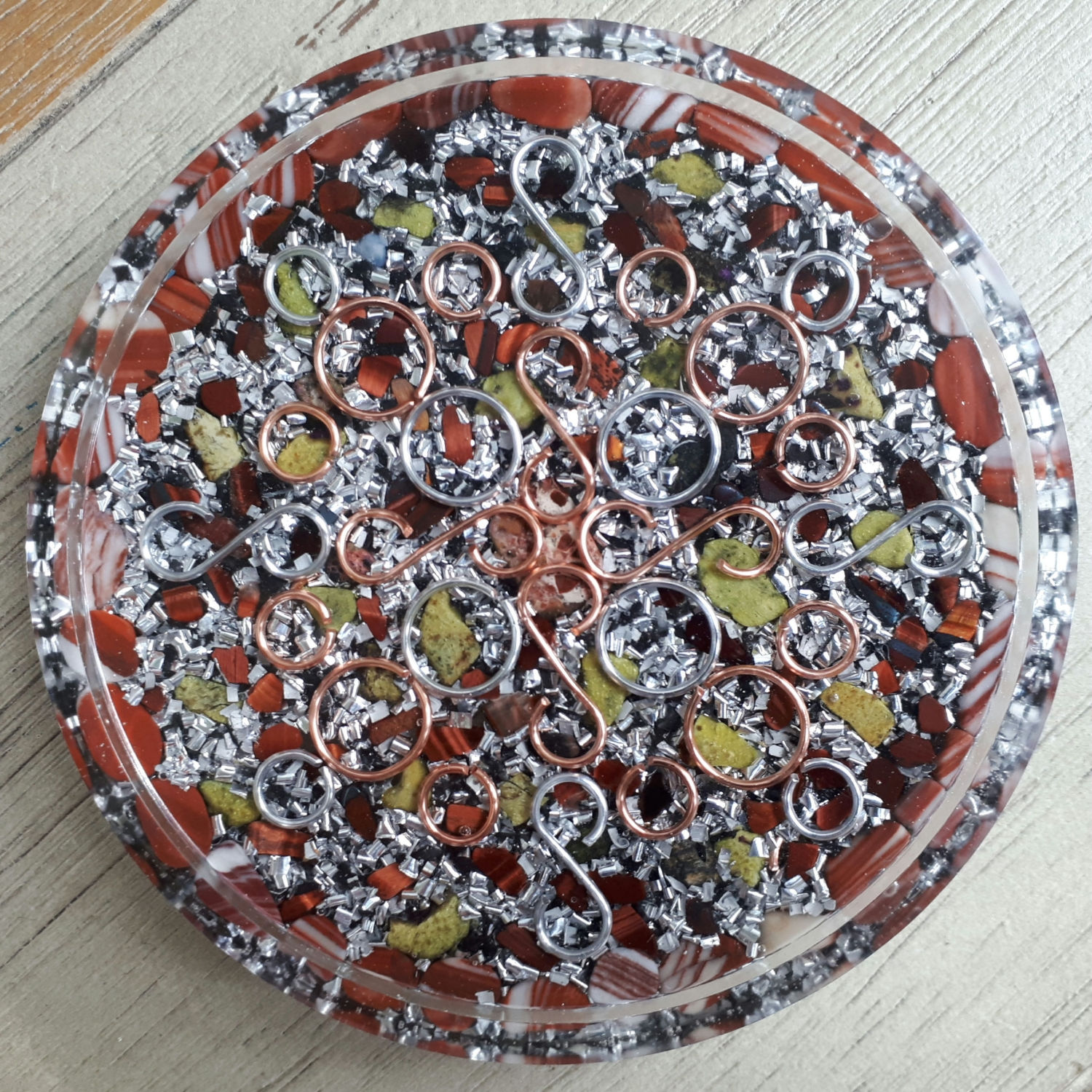 Met atlantisiet & dolomiet