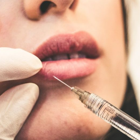 La chirurgie esthétique: comment affecte-elle la santé mentale des femmes?