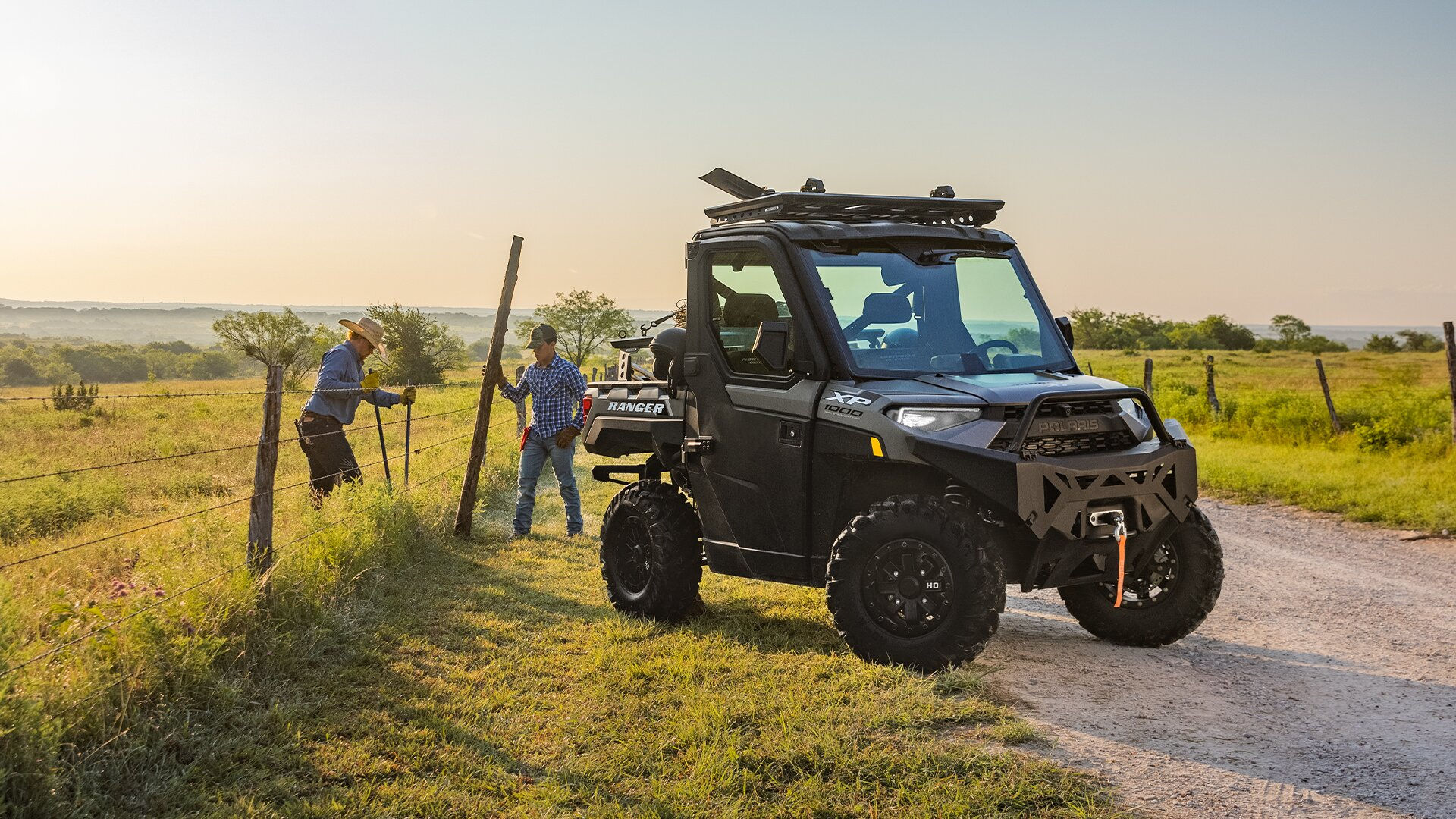 Fixed Front Windshield - 2889021