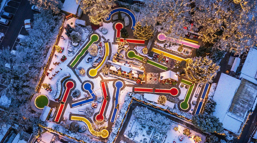 Christmas Minigolf mit Weihnachtsbeleuchtung in Luzern