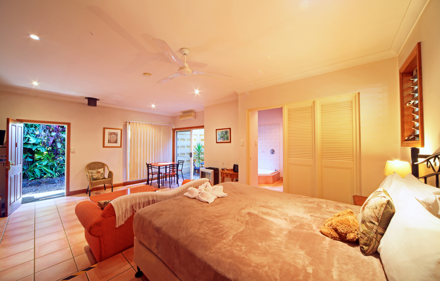 Cottage 12 Interior 3