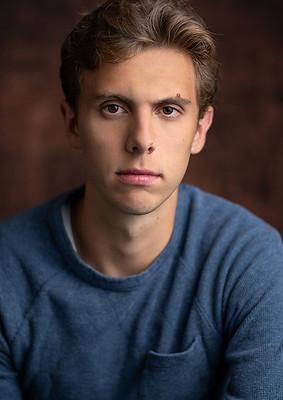 MaxJasper022000x3000headshot copy.jpg