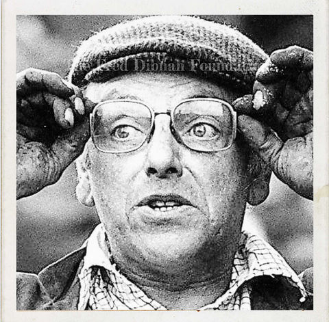 Fred Dibnah with glasses on
