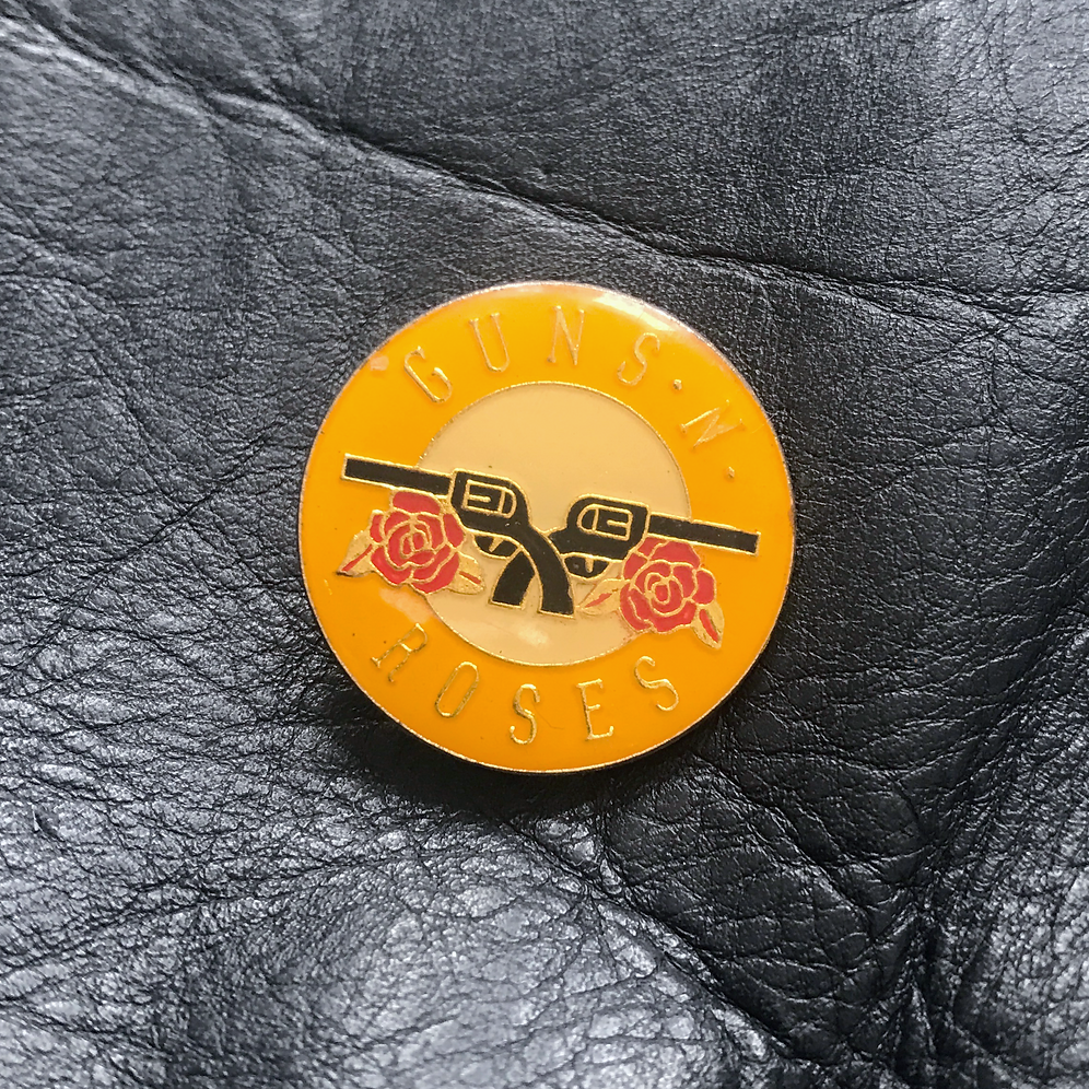 1980s 'Guns n' Roses' Metal Pin Badge | the-rusty-pin