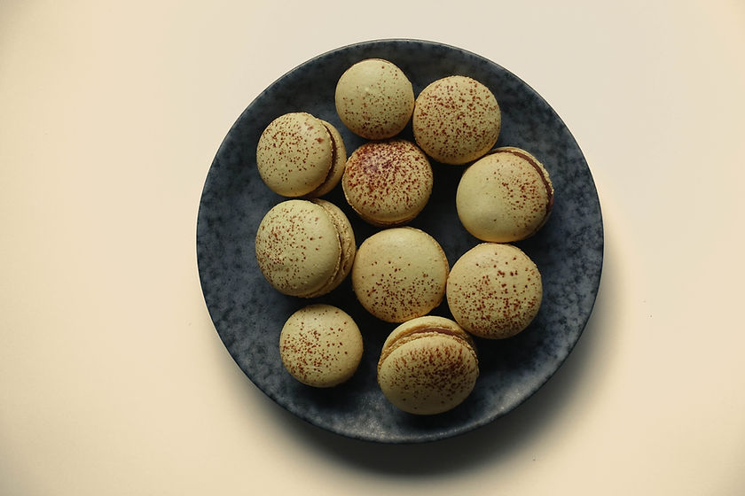 Macaron passievrucht geel (1 van 1).jpg