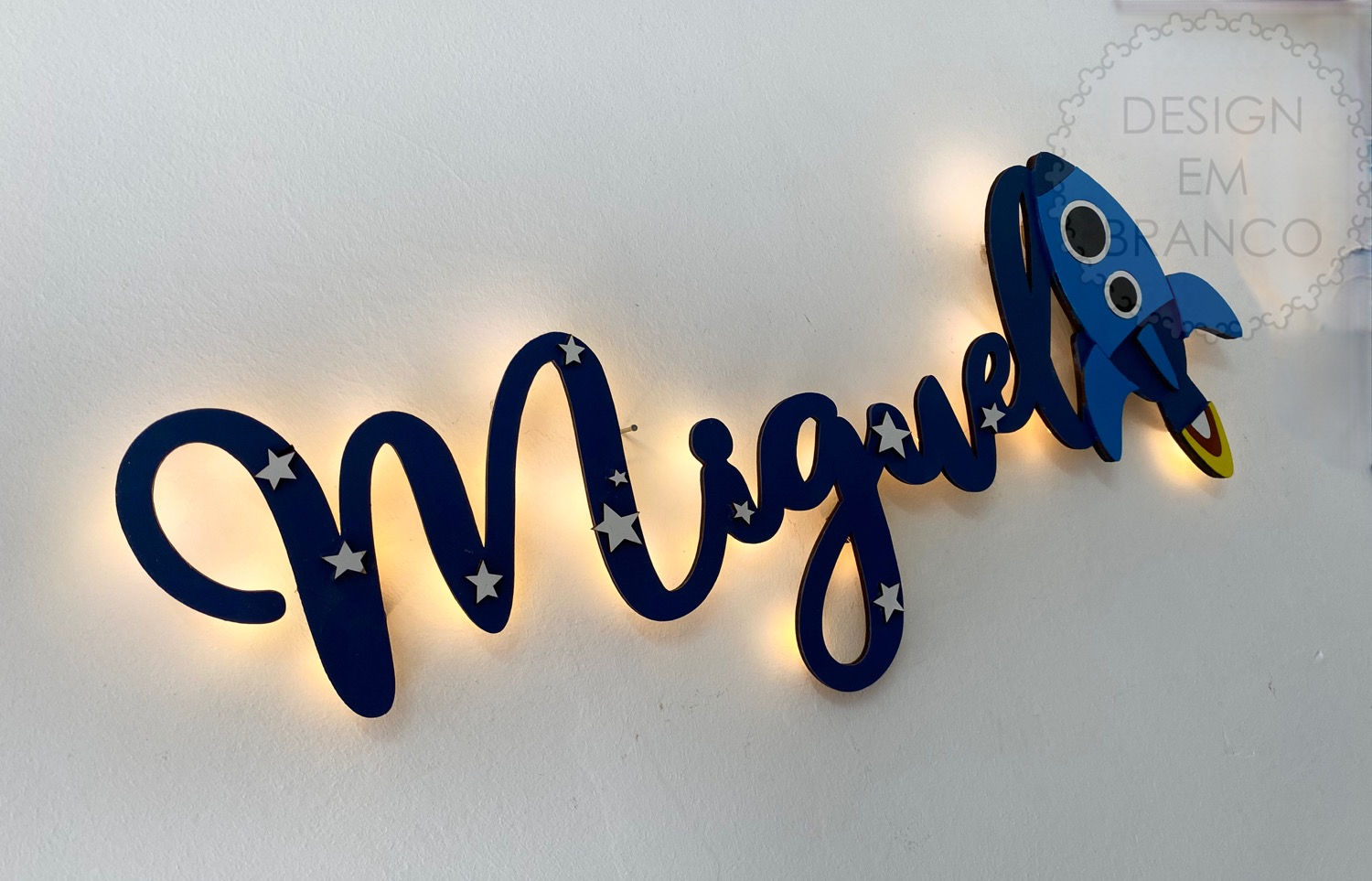 Nome parede com leds 