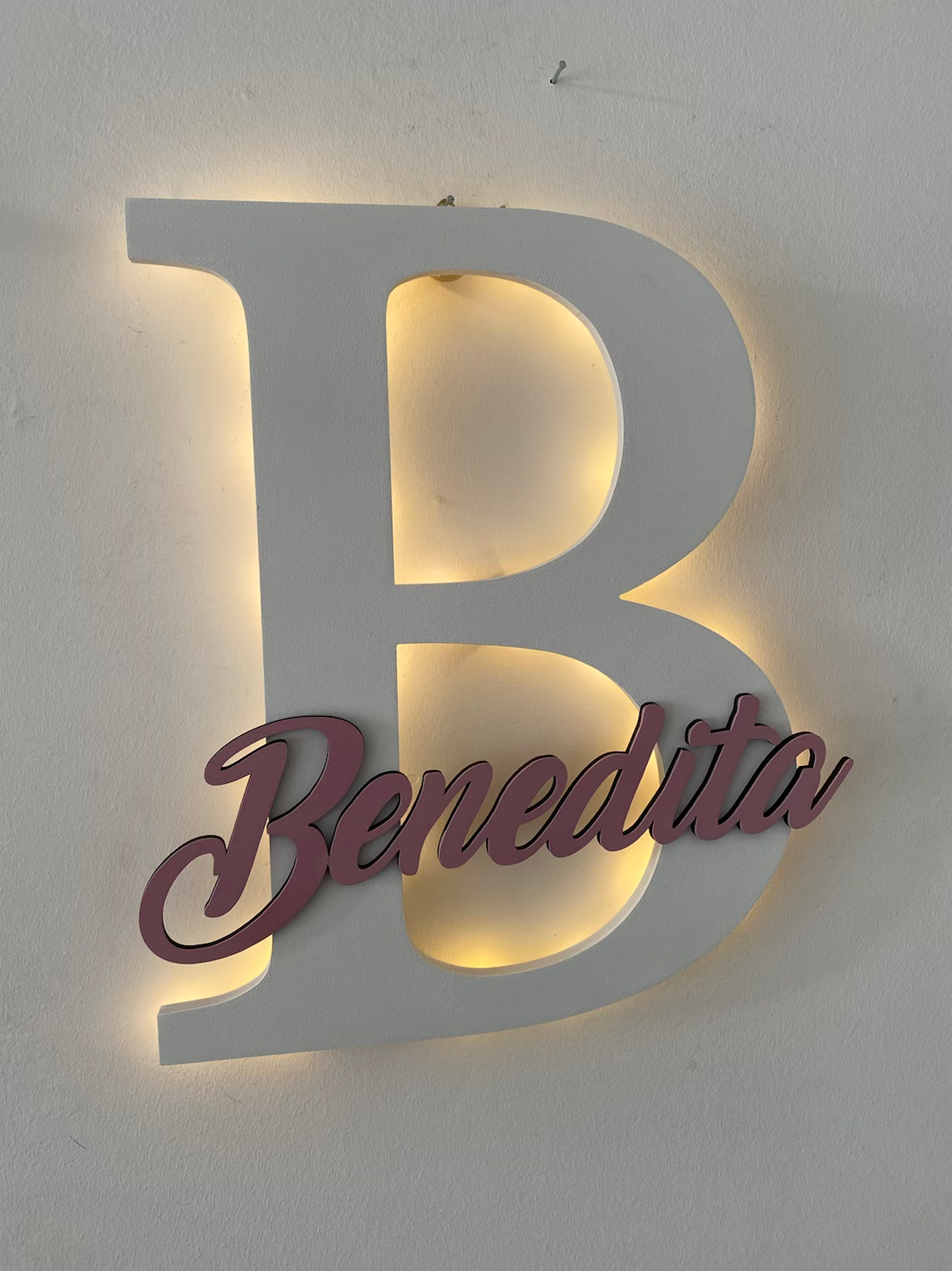 Inicial de parede leds