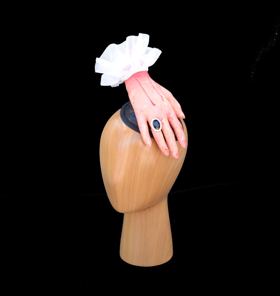 縮圖：Severed Hand Fascinator Hat | Halloween Gothic Horror Glamor Pinup