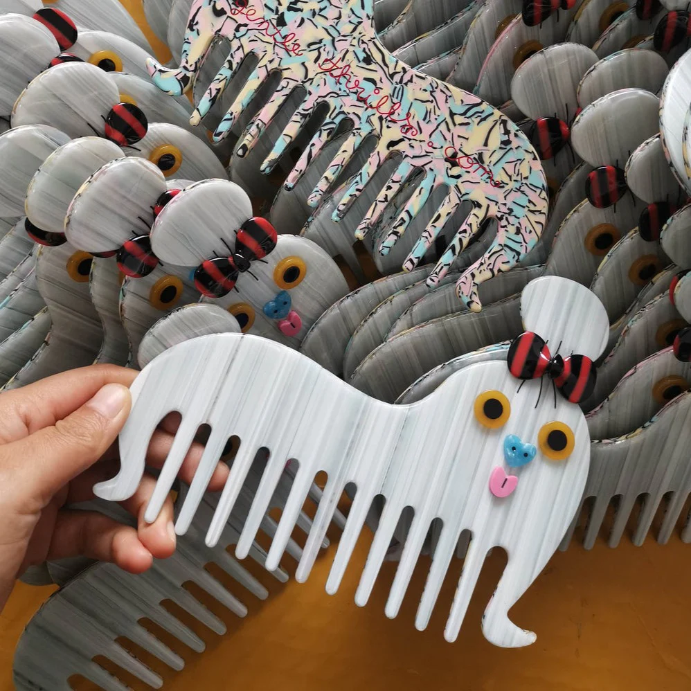 SHIH TZU COMB Gentle Thrills fabhatters