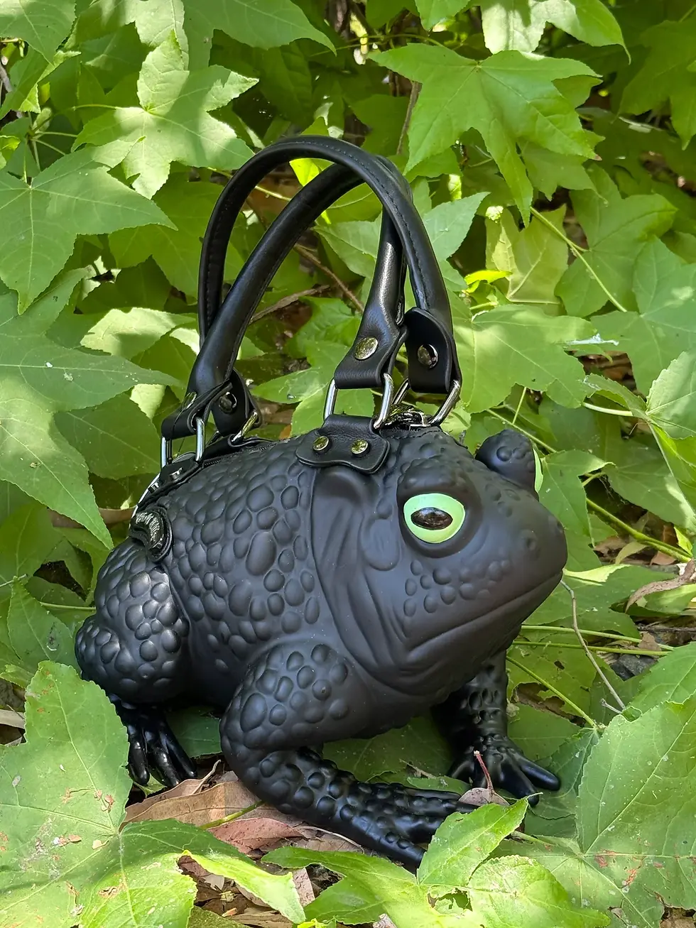 縮圖：Black Toad Bag - Green Glow Eyes, Gunmetal Hardware |  Windy Willow