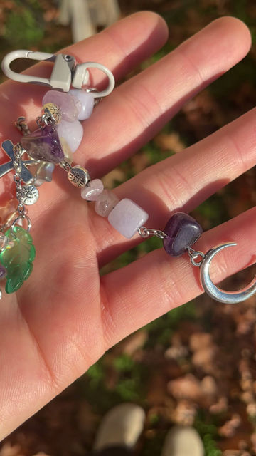 Thumbnail: Magpie Keychain